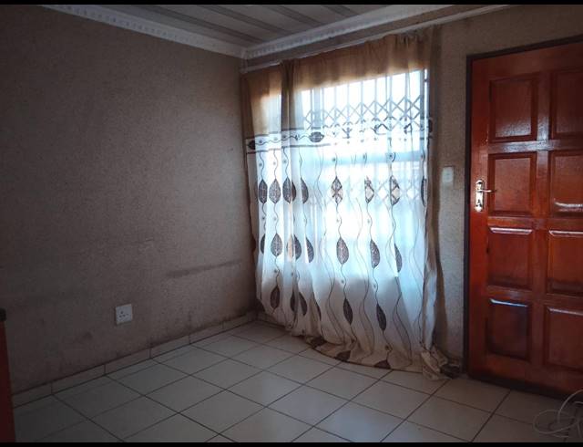 2 BEDROOM HOUSE FOR SALE IN VANDERBIJLPARK CE 4